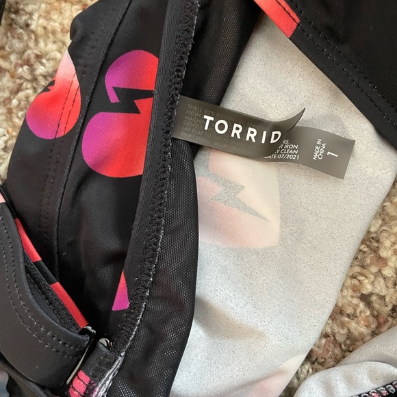 TORRID HEARTS PRINT TANKINI SWIMSUIT TOP ONLY, SIZE 1 - Picture 6 of 8